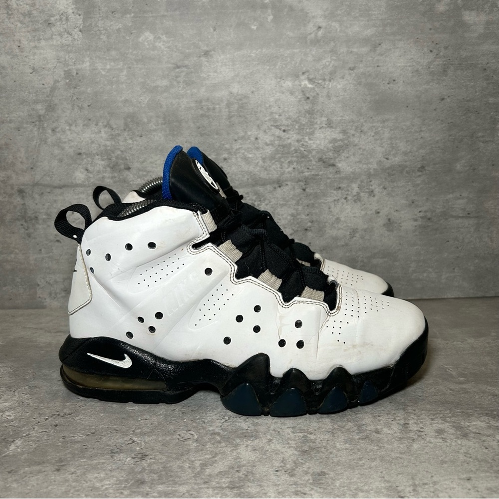 Nike Air Max Barkley Sneakers 488245-101 Womens sz 7.5 - black/white